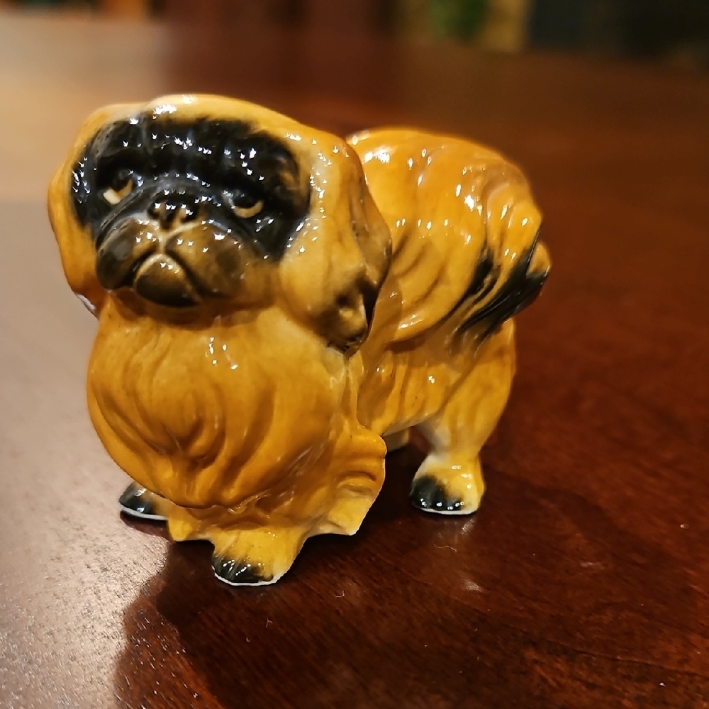 Vintage Ceramic Pekingese Dog Figurine – Mid-Century High Gloss